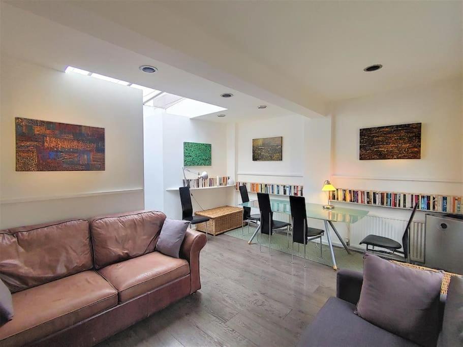 Stylish Apartment Near Carnaby Street, Sleeps 4. Londres Extérieur photo